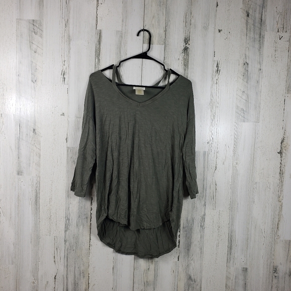 3/$15 Matty M army green cold shoulder top women's size small - Picture 1 of 8